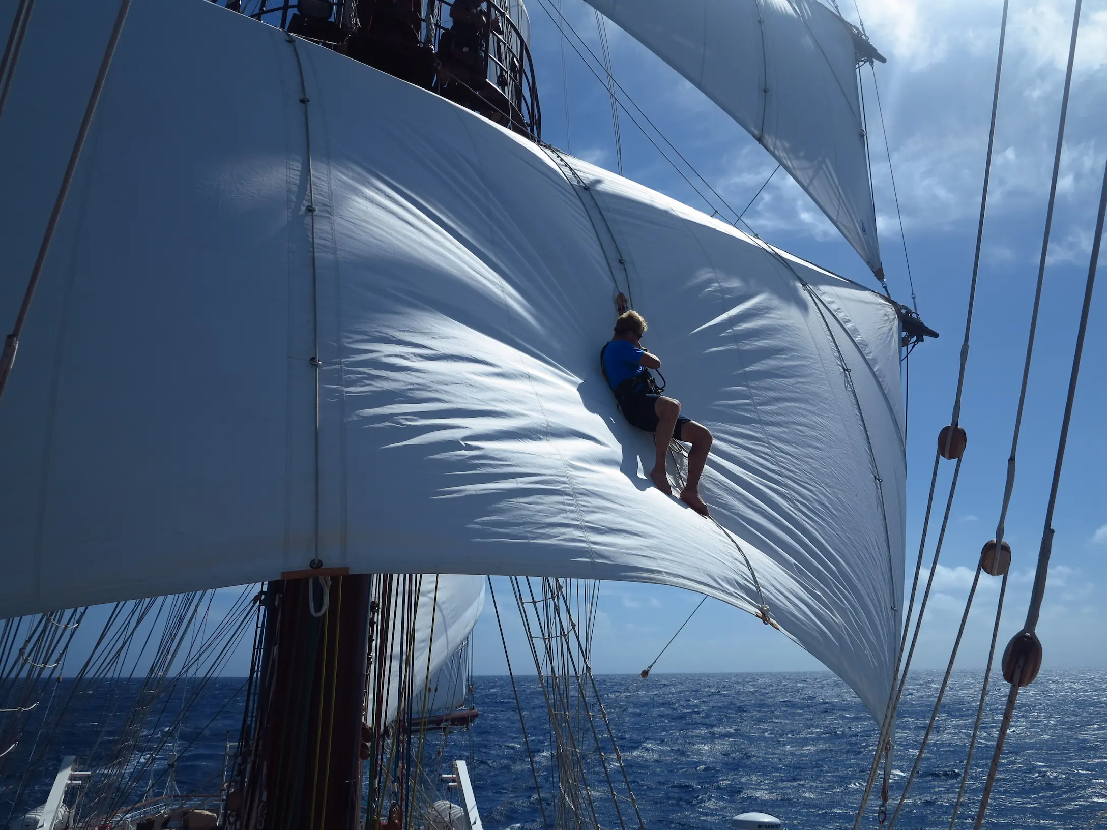 Traditional tall ship rigging
